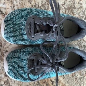 Girls sneakers